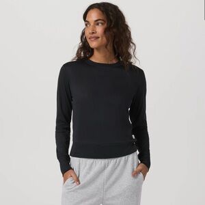 NWT NEW Vuori Daydream Crew Long Sleeve size M